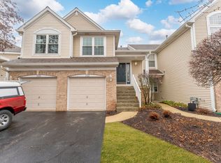 152 Hidden Pond Cir, Aurora, IL