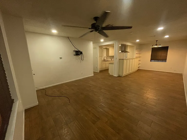 2335 Gladys St #1 — Photo 3