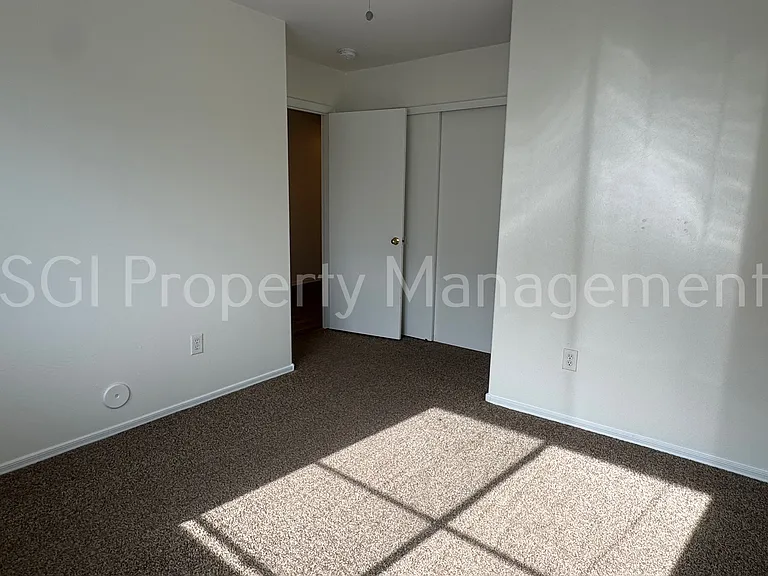 4113 W Irwin Ave — Photo 7