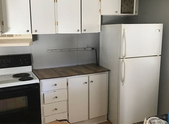 3rd image of 1126 Fern St Unit 4