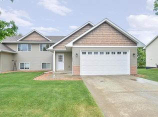1005 White Tail Ln, Montrose, MN 55363
