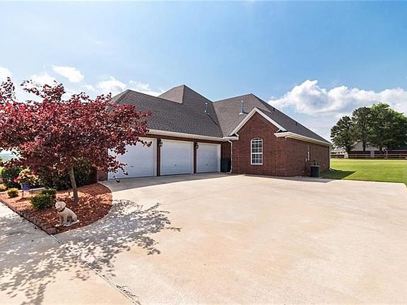 3rd image of 2631 River Rock Cir