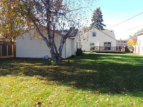 2nd image of 2251 Emerson