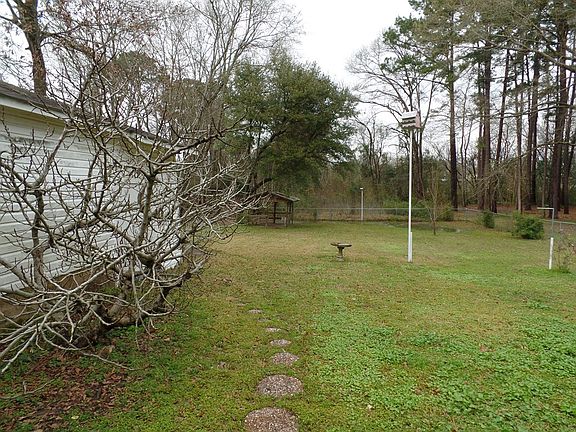 3rd image of 807 York Dr