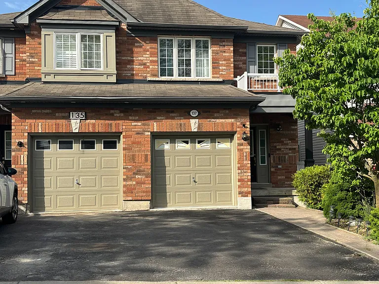 137 Ducatel Cres — Photo 1
