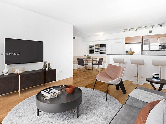 3rd image of 325 Biscayne Blvd #3222