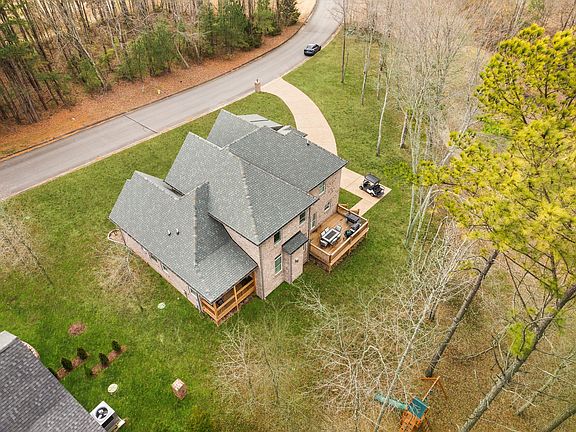 3rd image of 534 Country Club Dr