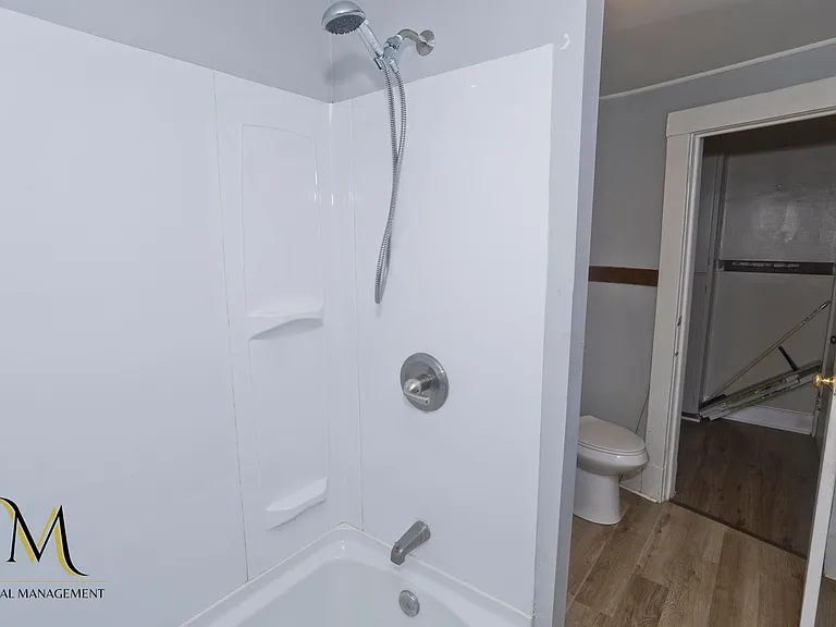 61 Hill St — Photo 31