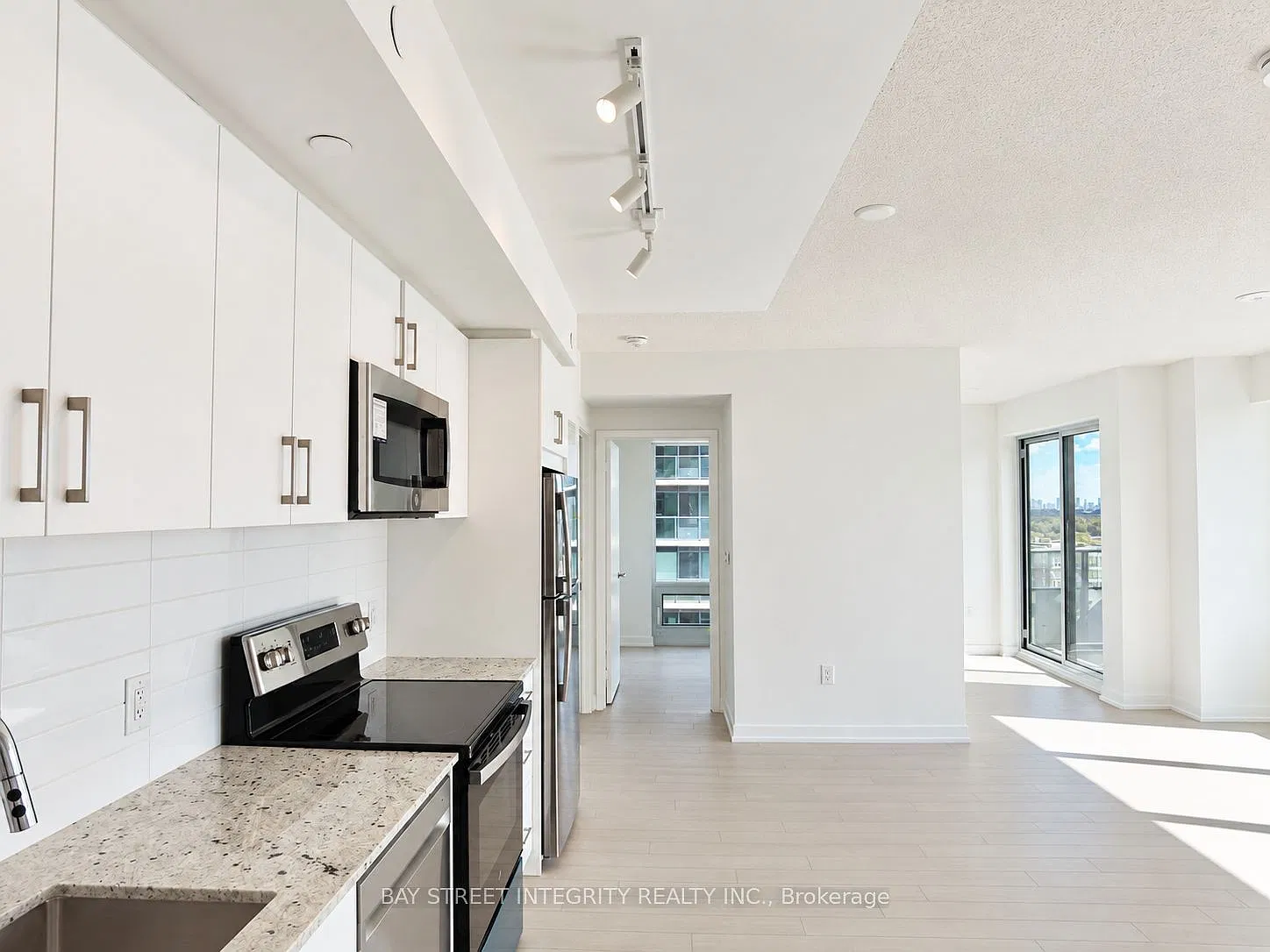 3 bed, $3,000 — Photo 3