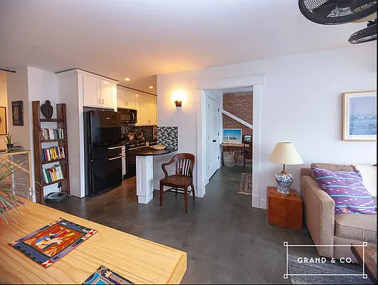 Rented by Grand & Co. | media 24