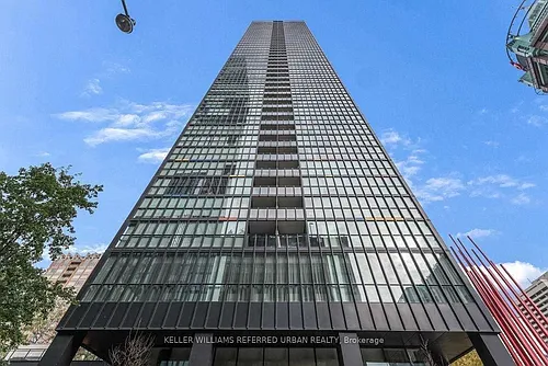 110 Charles St E Photo 1