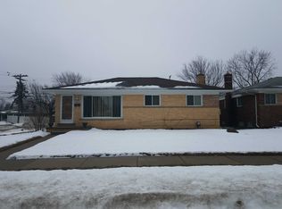 19030 Florence St, Roseville, MI 48066