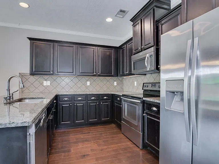 473 Brantley Cove Cir — Photo 15
