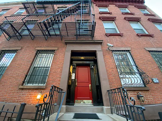 Rented by Compass | media 9