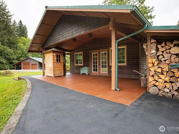 2298 Undie Road, Forks, WA 98331
