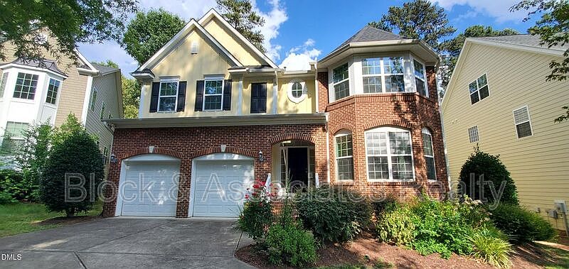 1st image of 936 Bentbury Way