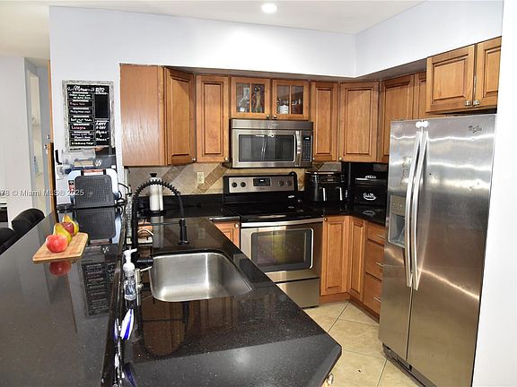 5th image of 16501 Fox Den Ct