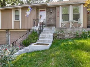 1225 NE 81st St, Kansas City, MO 64118