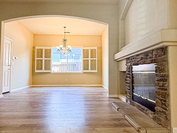 Living / Dining Room - alternate view