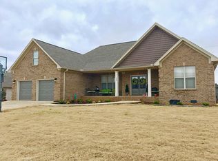 108 Cottonwood Dr, Muscle Shoals, AL 35661