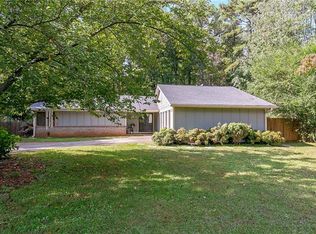 6842 W Woodridge Pl, Douglasville, GA 30135
