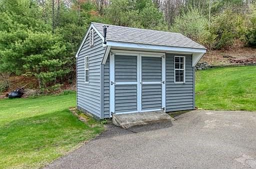 4th image of 11 Candlewood Way