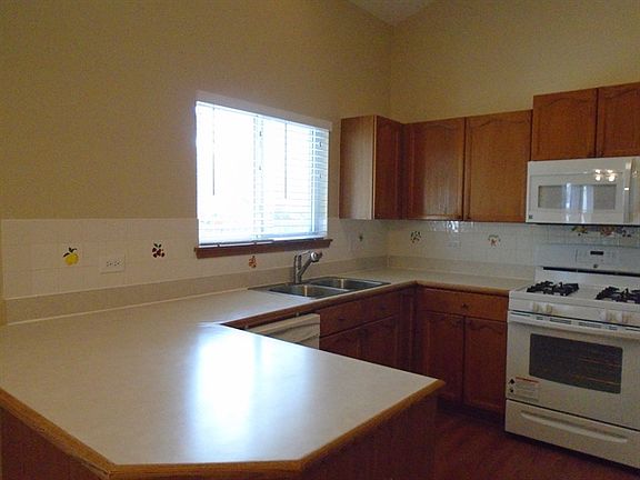 5th image of 2920 Hillsboro Ln