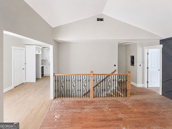 2nd image of 2453 Ivydale Dr SW