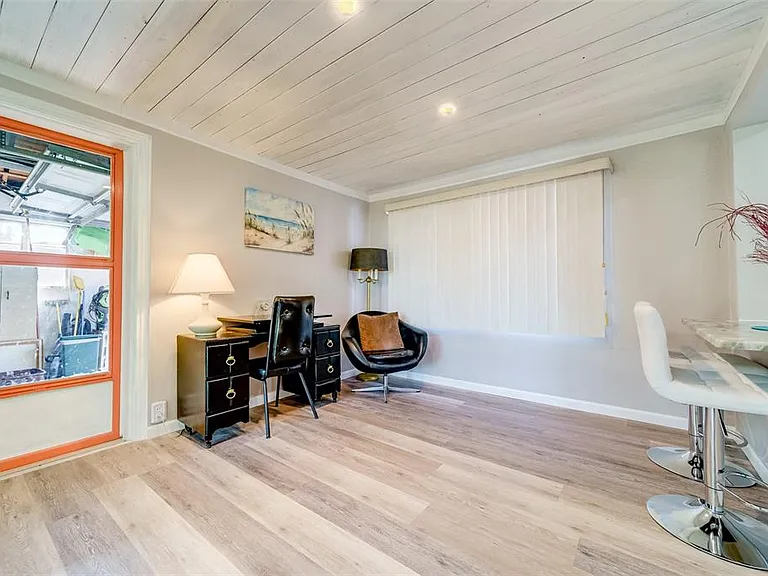 10802 Mohawk Rd — Photo 12