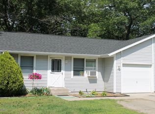 15995 Mercury Dr, Grand Haven, MI 49417