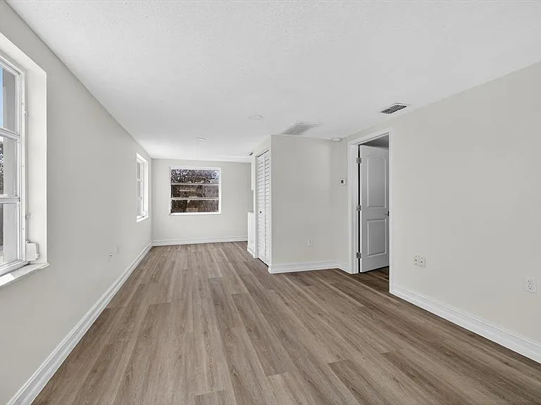 5409 Oceanic Rd — Photo 4