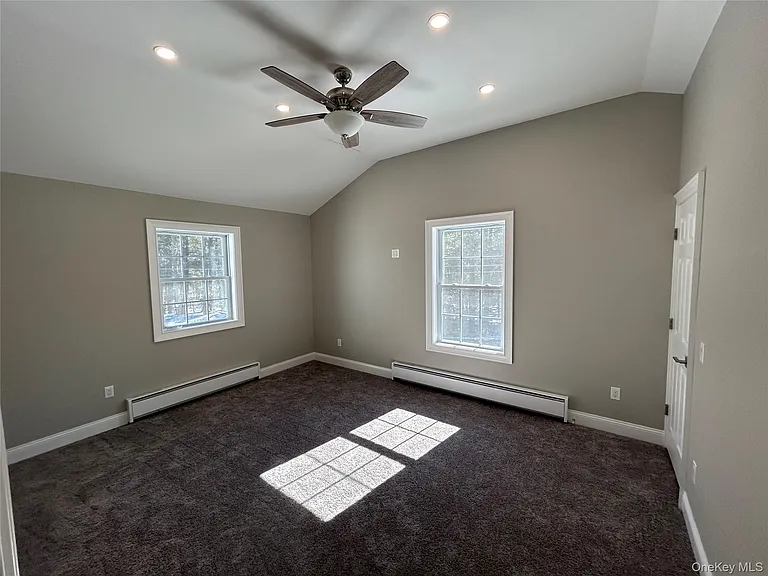 135 Gale Rd #UPSTAIRS — Photo 18