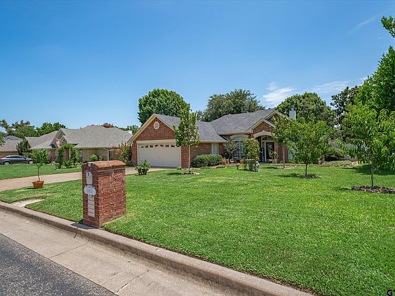 3rd image of 16801 Terrebonne Dr