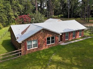 811 Lakeshore Rd, Pelham, GA 31779