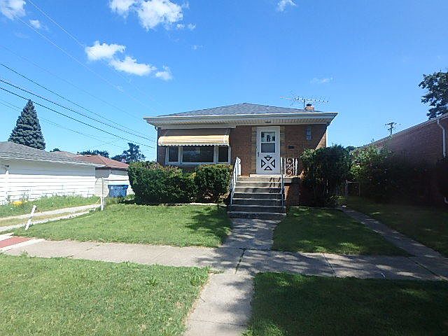 1st image of 589 Greenbay Ave