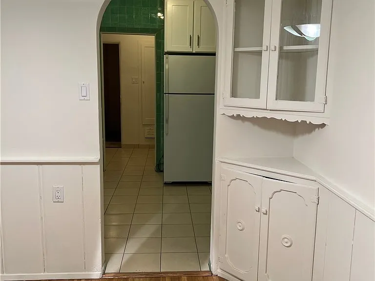 425 S Palm Dr — Photo 17