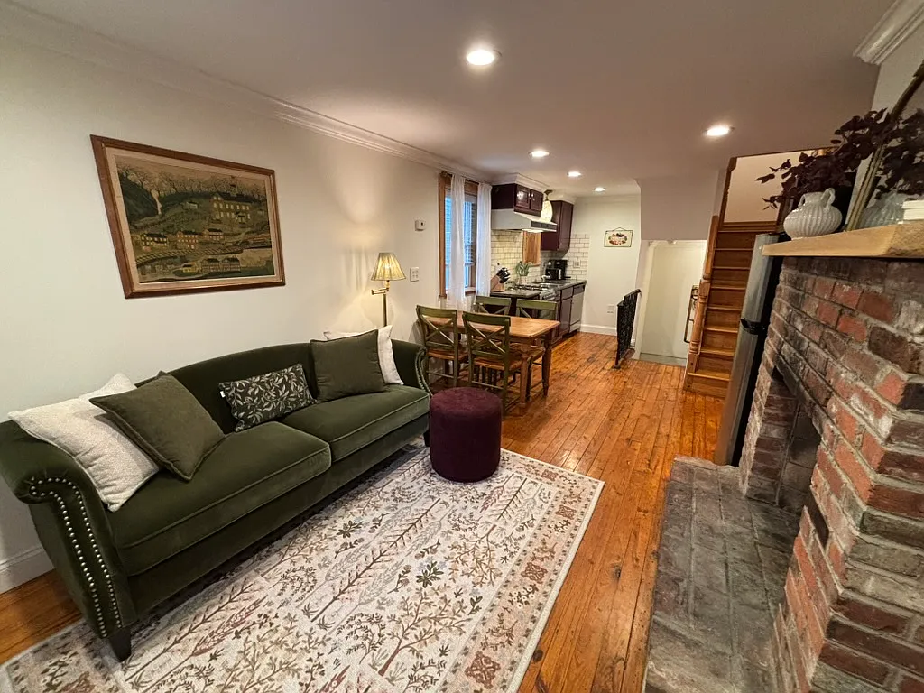 1 bed, 700 sqft, $2,800 — Photo 3