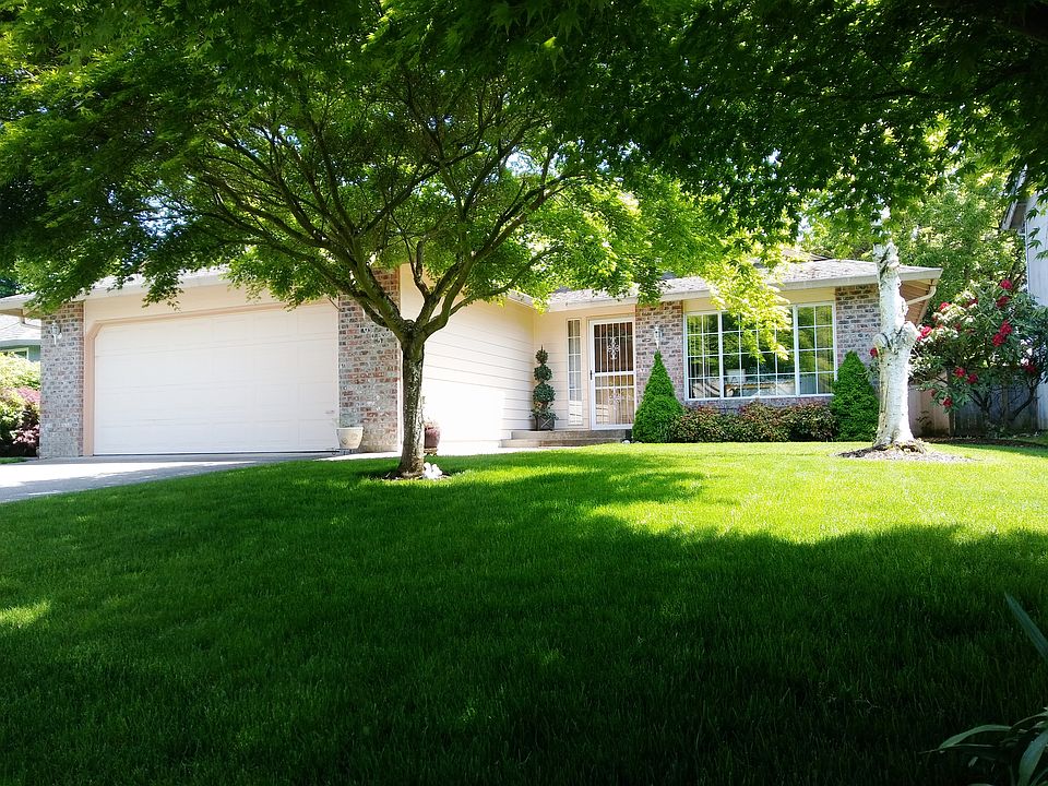 1st image of 1905 SE 158th Ave