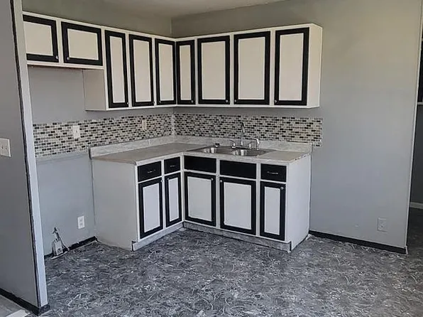 1012 Knollcrest Dr, Danville, IL 61832