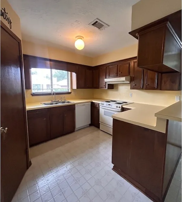Building Photo - 902 Townwood Dr