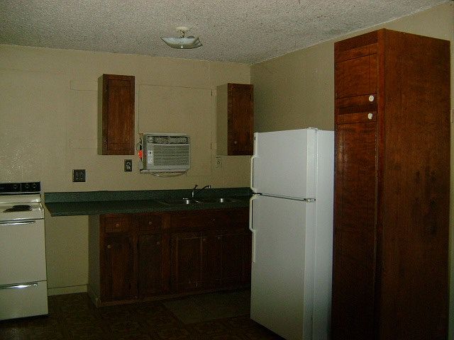 2nd image of 1921 Cotten Rd Ste B