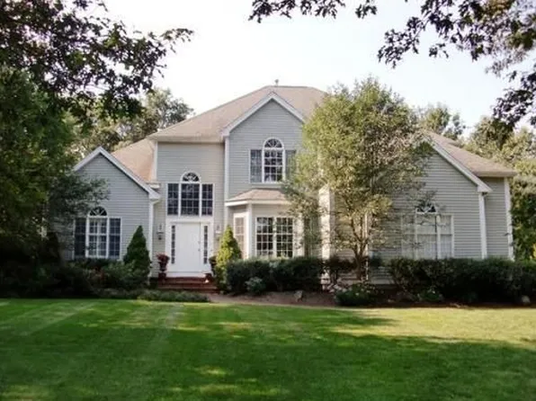 43 Old Stable Dr, Mansfield, MA 02048