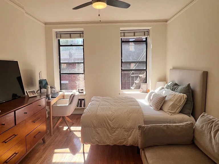 225 W 15th St #3E — Photo 3