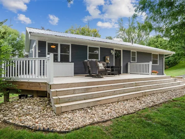 3200 75th St, Norway, IA 52318