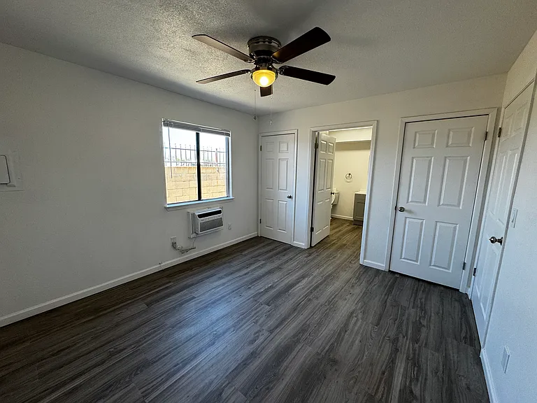 Sunrise Apartments — Photo 8