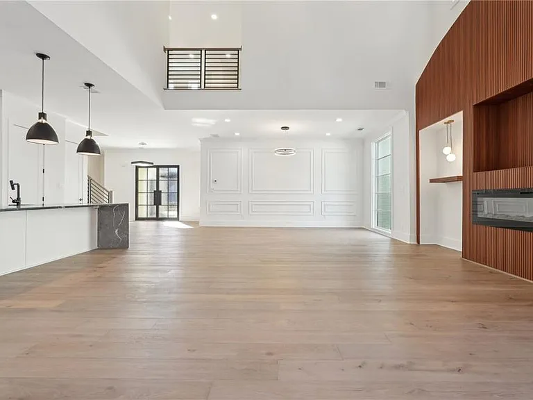 120 Thome Dr — Photo 21