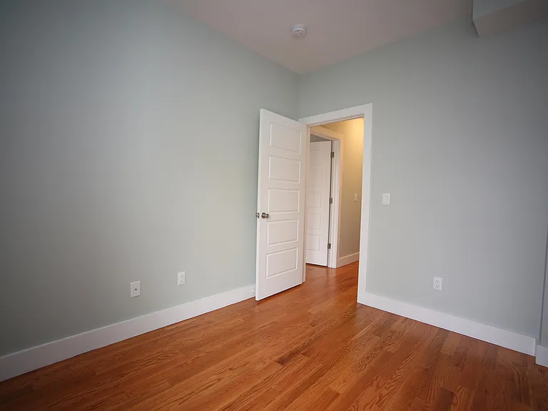 141 Beach St #2 — Photo 6