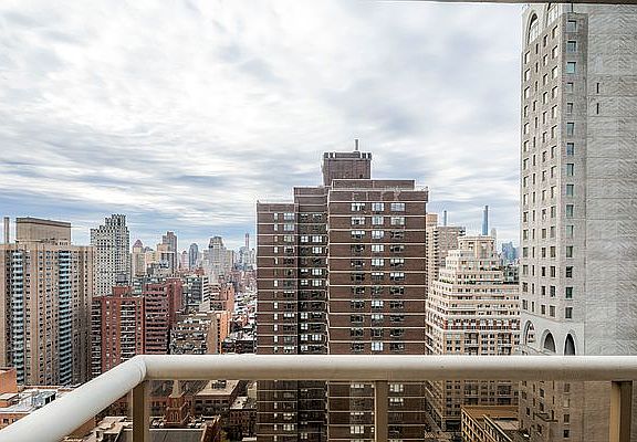 4th image of 200 E 89th St APT 28E