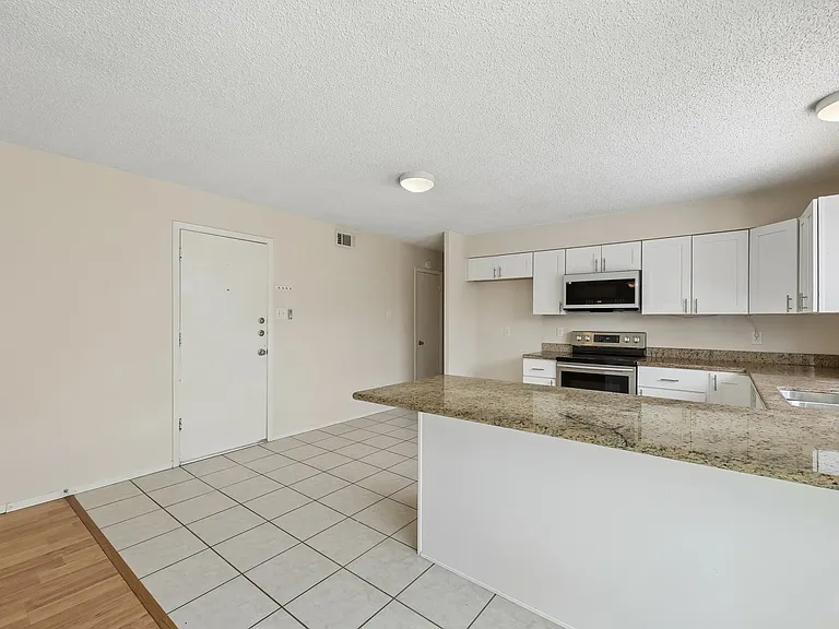 2604 Winding Creek Dr — Photo 13