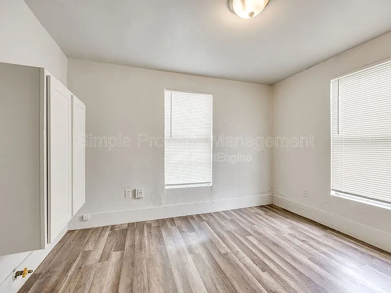 2413 S Youngs Blvd — Photo 5